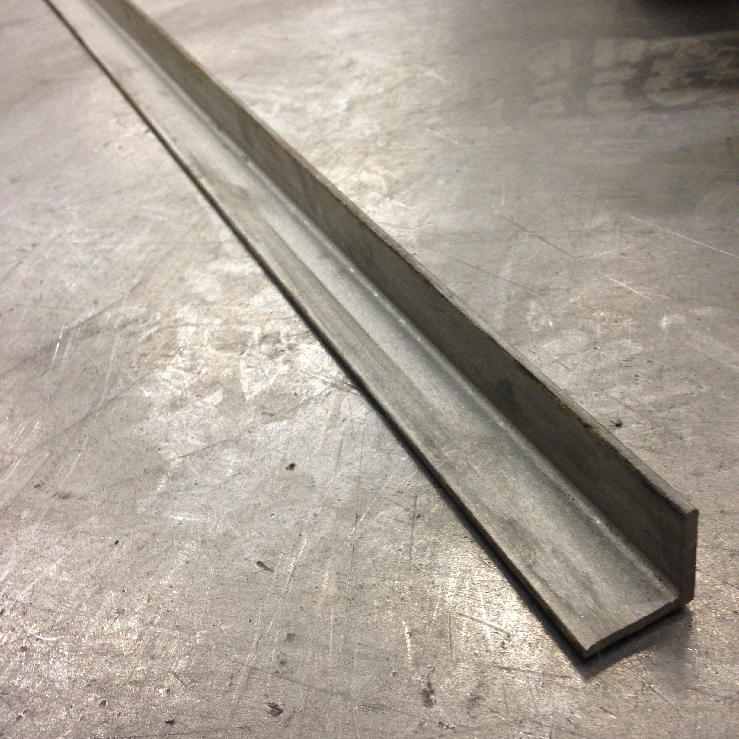 Cantoneira Inox Ruspristeel